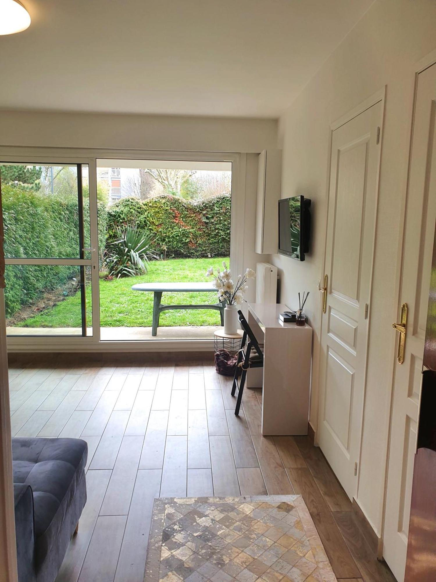 Appartement Avec Jardin Prive - 2 A 4 Voyageur Chaville Extérieur photo