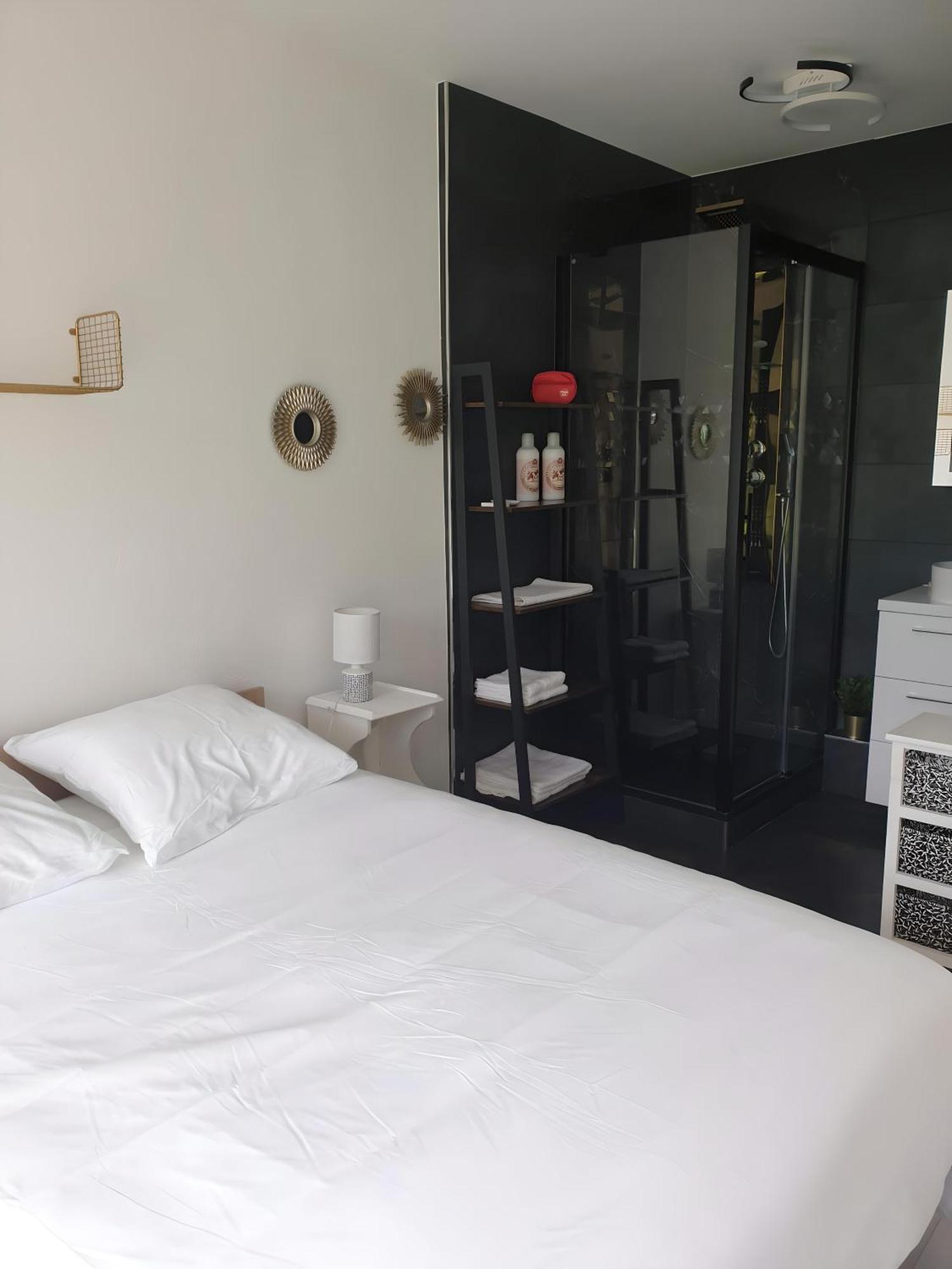 Appartement Avec Jardin Prive - 2 A 4 Voyageur Chaville Extérieur photo